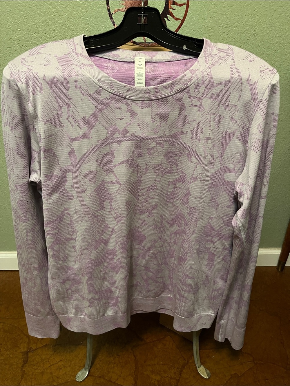 lululemon athletica Light Purple Floral Long Sleeve Tee Sz 10